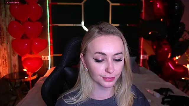 GraceCandy online show from 02-18-25, 01:21