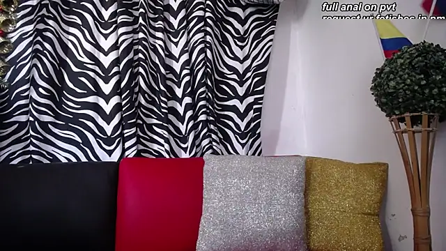 mia beatles online show from 10-07-25, 04:04