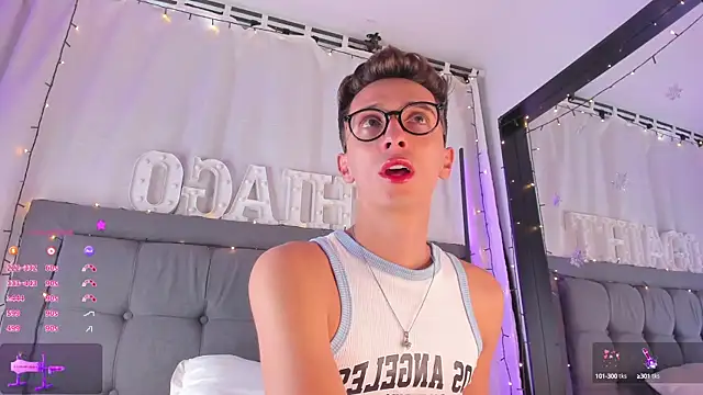 Snapshot of Thiago_jones chatting on 01-10-25, 09:10 Thiago jones online show from 01-10-25, 09:10