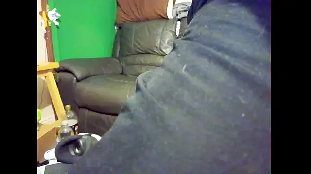 hairyuncut00 online show from 03-12-26, 09:43