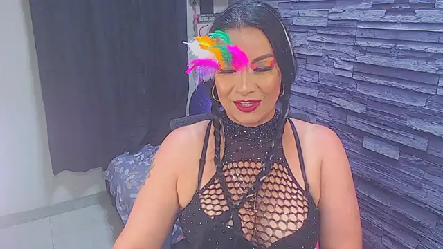 Snapshot of Cruela_deviil chatting on 10-22-25, 11:37 Cruela deviil online show from 10-22-25, 11:37