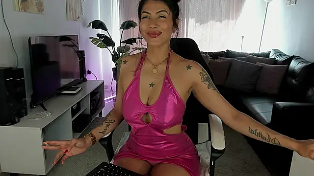 pamela reyes  online show from 12-28-24, 05:03