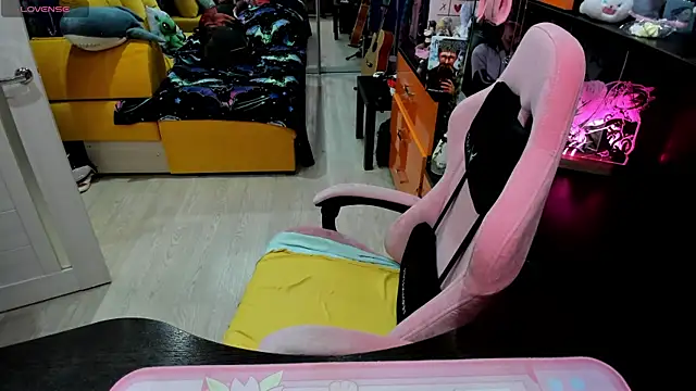 Softie Sofy online show from 04-07-26, 04:13