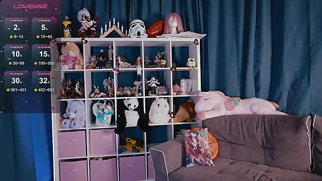 Snapshot of MadnessAlison chatting on 03-04-25, 07:01 MadnessAlison online show from 03-04-25, 07:01