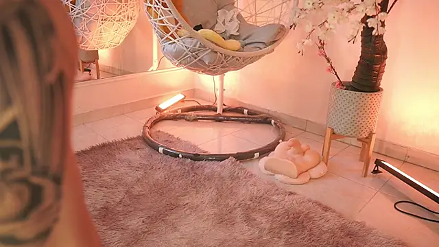 Snapshot of DalahiaRush chatting on 02-01-25, 05:37 DalahiaRush online show from 02-01-25, 05:37