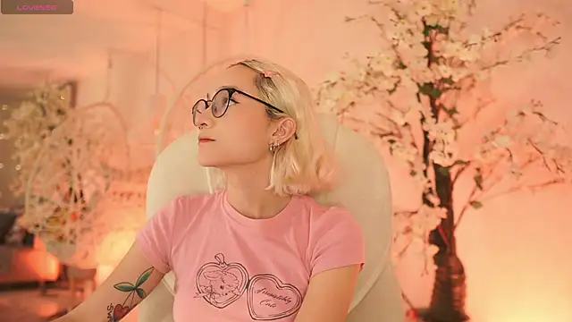 Snapshot of DalahiaRush chatting on 02-03-25, 11:31 DalahiaRush online show from 02-03-25, 11:31