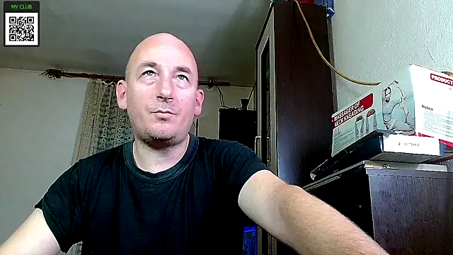 Snapshot of Johan___Barker chatting on 12-18-24, 04:49 Johan Barker online show from 12-18-24, 04:49