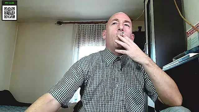 Snapshot of Johan___Barker chatting on 12-28-24, 01:17 Johan Barker online show from 12-28-24, 01:17