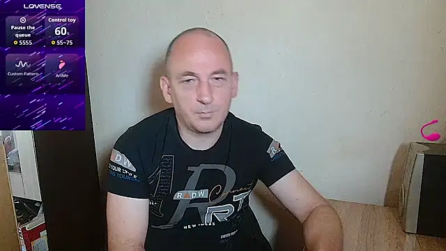 Snapshot of Johan___Barker chatting on 06-16-26, 09:56 Johan Barker online show from 06-16-26, 09:56
