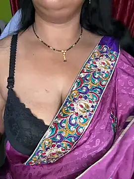 Snapshot of Anushka_21 chatting on 04-30-26, 12:39 Anushka 21 online show from 04-30-26, 12:39