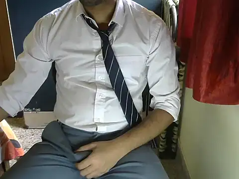 Snapshot of aloneboy1996 chatting on 10-11-25, 07:40 aloneboy1996 online show from 10-11-25, 07:40