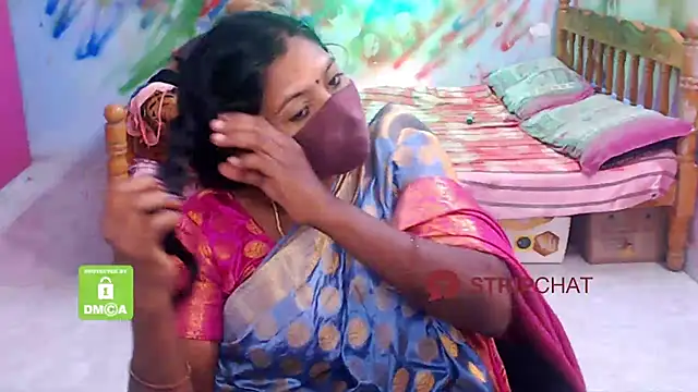 Snapshot of Novapol chatting on 12-28-24, 12:45 Novapol online show from 12-28-24, 12:45