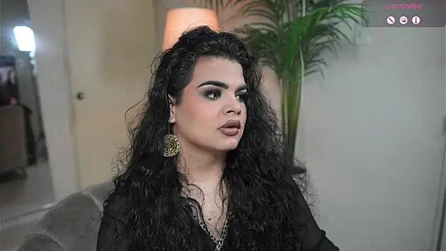 Snapshot of artechloe chatting on 09-28-25, 11:32 artechloe online show from 09-28-25, 11:32