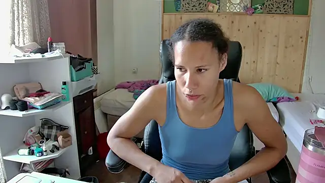 Snapshot of AaliyahHarris chatting on 06-17-26, 01:34 AaliyahHarris online show from 06-17-26, 01:34