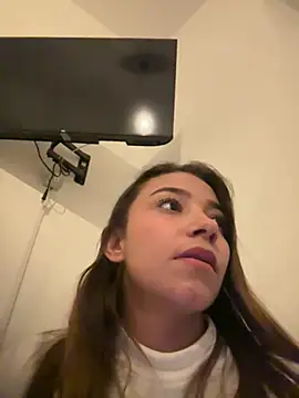 Snapshot of Hall_16 chatting on 01-15-25, 07:44 Hall 16 online show from 01-15-25, 07:44