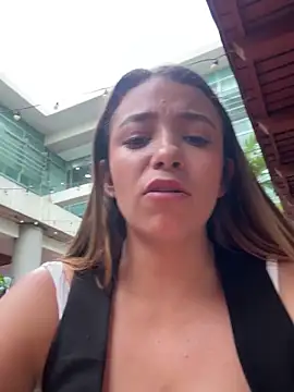 Snapshot of Hall_16 chatting on 02-18-25, 10:03 Hall 16 online show from 02-18-25, 10:03