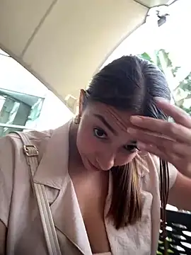 Snapshot of Hall_16 chatting on 03-06-25, 10:04 Hall 16 online show from 03-06-25, 10:04