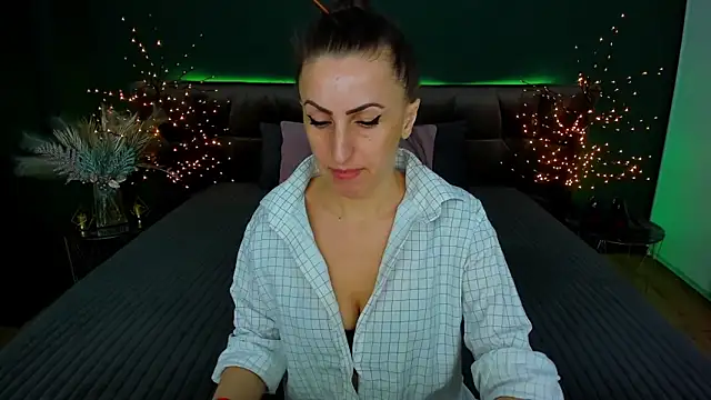 Rebecca Diamond online show from 02-06-25, 06:40