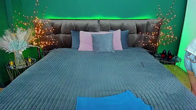 Rebecca Diamond online show from 02-24-25, 06:49