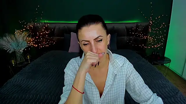 Rebecca Diamond online show from 03-05-25, 03:29