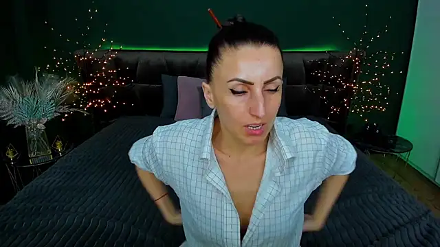 Rebecca Diamond online show from 03-10-25, 03:52