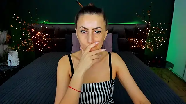 Rebecca Diamond online show from 12-01-25, 06:40