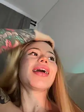 curchez  online show from 01-31-25, 10:52