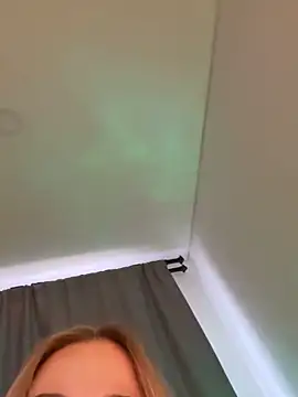 curchez  online show from 02-17-25, 08:26