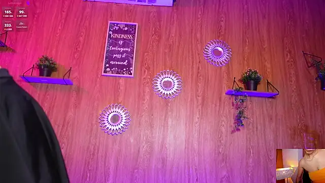 Snapshot of hot_princess21 chatting on 03-09-25, 06:39 hot princess21 online show from 03-09-25, 06:39