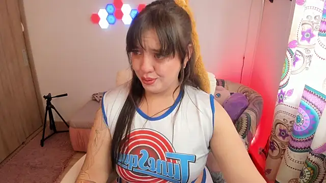 Snapshot of sophia_grants chatting on 11-02-25, 11:45 sophia grants online show from 11-02-25, 11:45