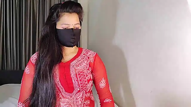 YourLovelyQueen online show from 01-14-25, 07:21