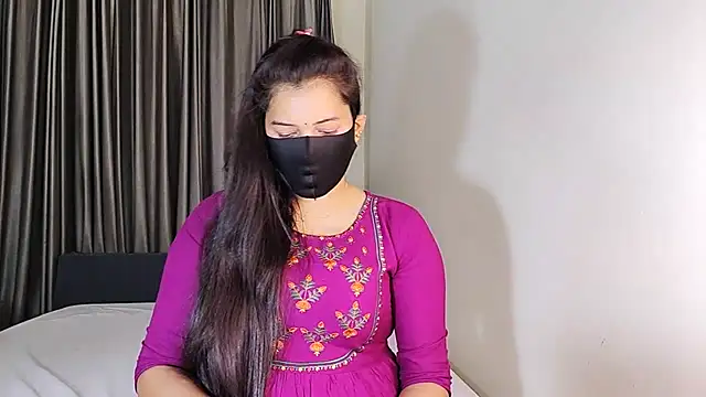 YourLovelyQueen online show from 01-15-25, 07:55