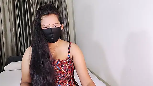 YourLovelyQueen online show from 06-20-26, 06:33