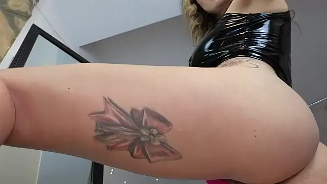 Snapshot of Ana_D chatting on 02-13-25, 12:35 Ana D online show from 02-13-25, 12:35