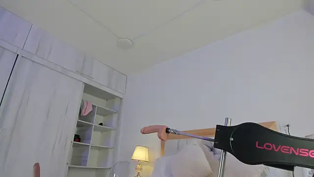 Snapshot of elena_mature chatting on 12-16-25, 08:03 elena mature online show from 12-16-25, 08:03