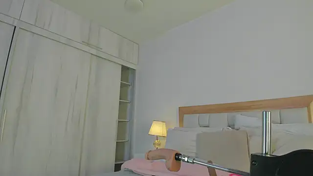 Snapshot of elena_mature chatting on 12-21-25, 07:21 elena mature online show from 12-21-25, 07:21