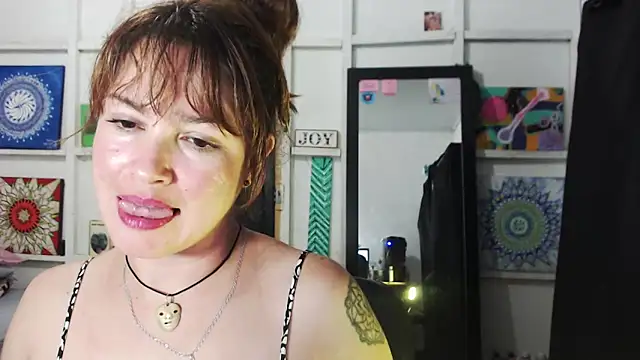 Snapshot of solamatista11 chatting on 10-20-25, 08:20 solamatista11 online show from 10-20-25, 08:20