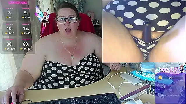 Snapshot of Iceprincess2bad4u chatting on 12-08-24, 02:41 Iceprincess2bad4u online show from 12-08-24, 02:41