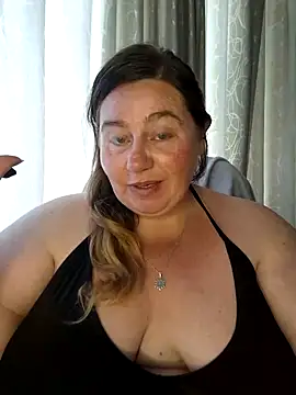 Snapshot of Iceprincess2bad4u chatting on 01-05-25, 06:02 Iceprincess2bad4u online show from 01-05-25, 06:02