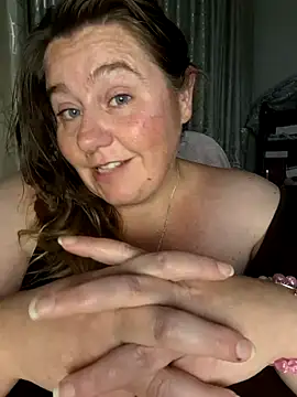 Snapshot of Iceprincess2bad4u chatting on 01-18-25, 06:10 Iceprincess2bad4u online show from 01-18-25, 06:10