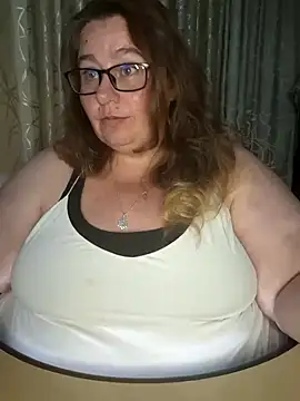 Snapshot of Iceprincess2bad4u chatting on 02-03-25, 06:07 Iceprincess2bad4u online show from 02-03-25, 06:07