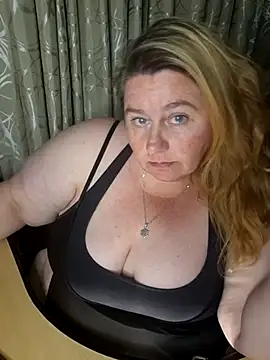 Snapshot of Iceprincess2bad4u chatting on 10-15-25, 06:41 Iceprincess2bad4u online show from 10-15-25, 06:41