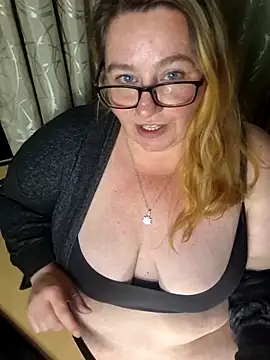 Snapshot of Iceprincess2bad4u chatting on 11-16-25, 06:57 Iceprincess2bad4u online show from 11-16-25, 06:57