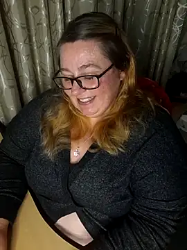 Snapshot of Iceprincess2bad4u chatting on 11-28-25, 05:15 Iceprincess2bad4u online show from 11-28-25, 05:15