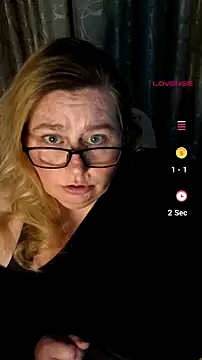 Snapshot of Iceprincess2bad4u chatting on 07-03-26, 06:36 Iceprincess2bad4u online show from 07-03-26, 06:36