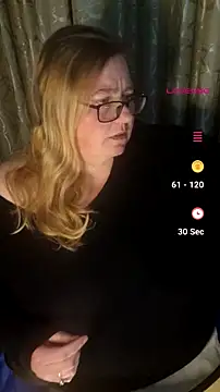 Snapshot of Iceprincess2bad4u chatting on 07-04-26, 06:47 Iceprincess2bad4u online show from 07-04-26, 06:47