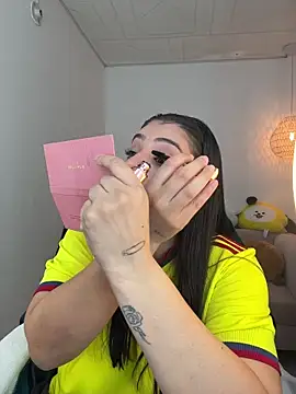 Snapshot of YummyAnna_ chatting on 01-07-26, 07:38 YummyAnna online show from 01-07-26, 07:38