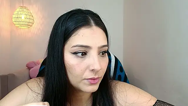 Snapshot of YummyAnna_ chatting on 02-17-26, 08:15 YummyAnna online show from 02-17-26, 08:15