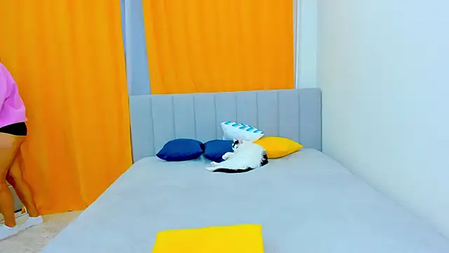 Snapshot of FieryHeart chatting on 12-28-24, 01:06 FieryHeart online show from 12-28-24, 01:06