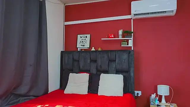 Snapshot of FelipeAndMarcello3 chatting on 01-10-25, 08:37 FelipeAndMarcello3 online show from 01-10-25, 08:37